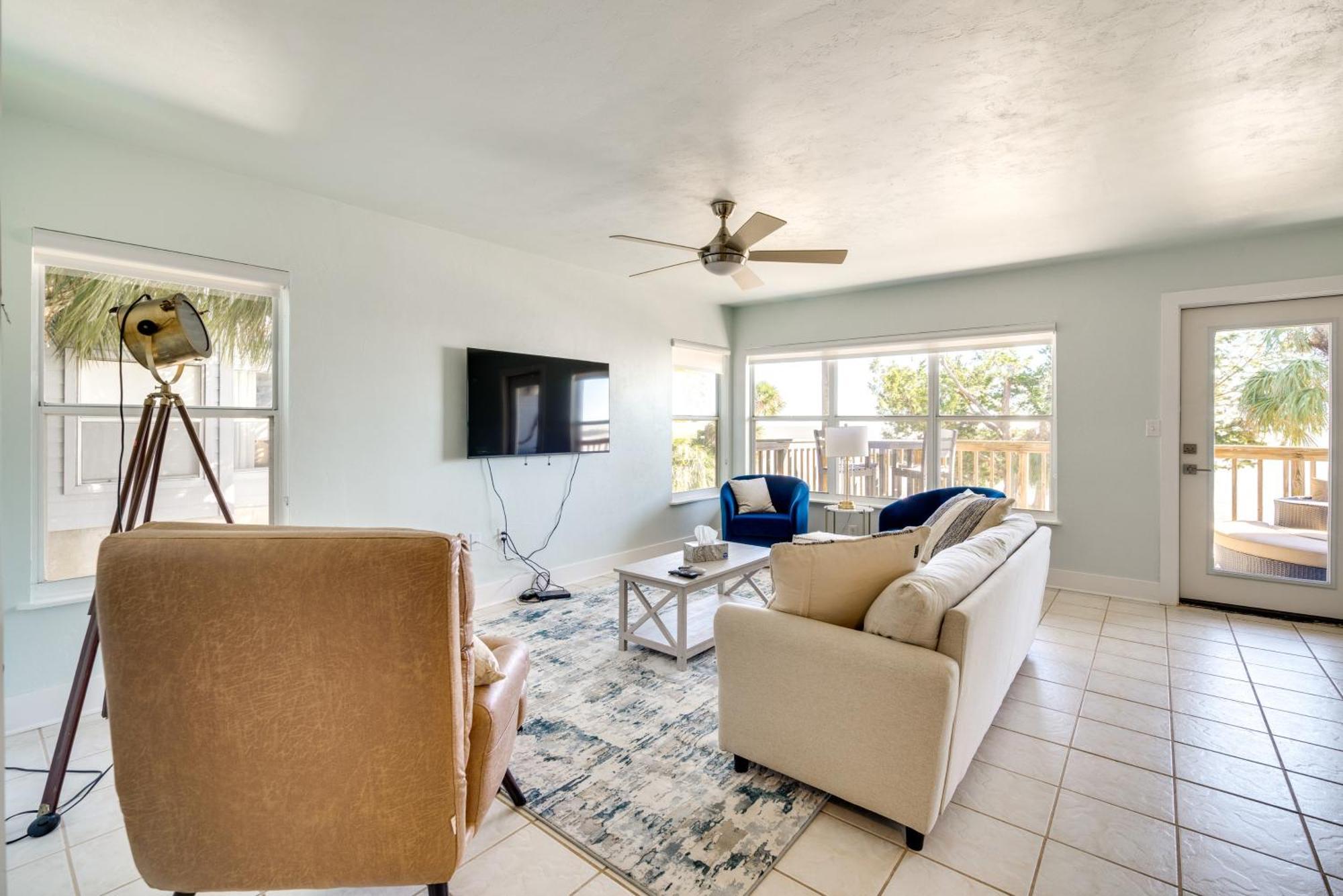 Cedar Key Condo With Balcony And Gulf Views! Buitenkant foto