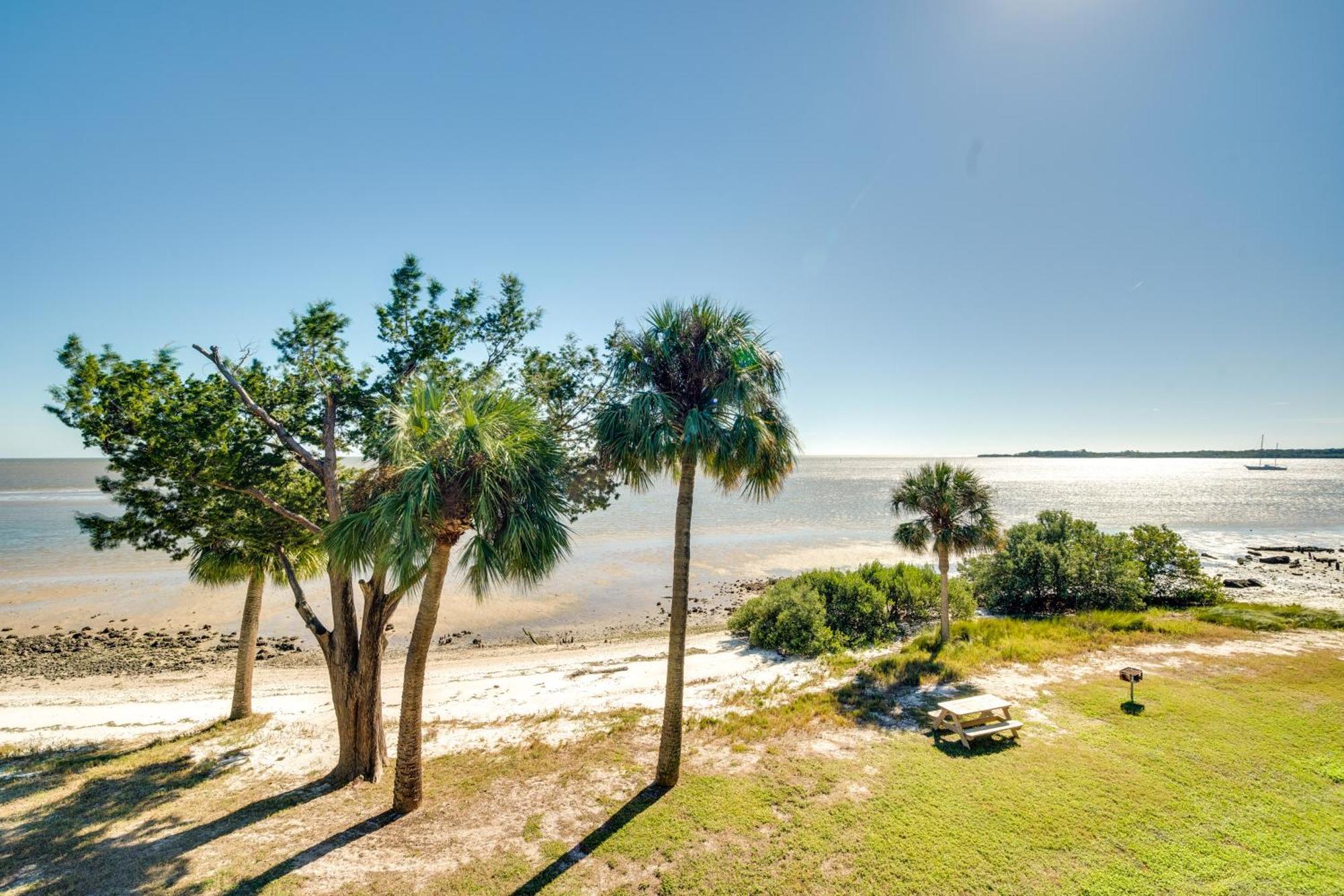 Cedar Key Condo With Balcony And Gulf Views! Buitenkant foto